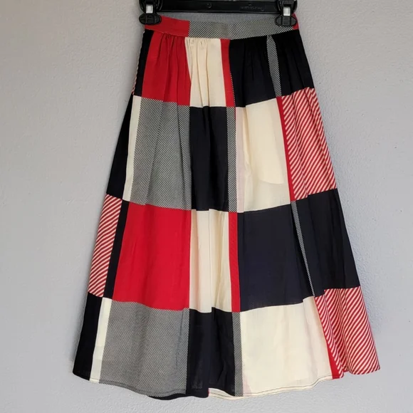 Jaeger Color Block Wool Skirts/ Size 6. - Picture 2 of 10